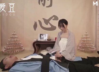 Ni Cô Dâm Loạn Và Cặc Khổng Lồ Ẩn Náu Trong Quần Hiệp Sĩ